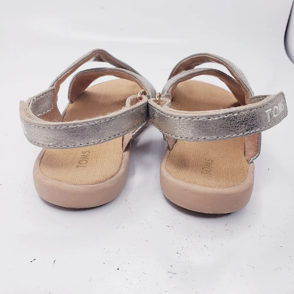 Toms Desert Taupe Shimmer Faux Leather Tiny Viv Sandals Girls Toddler Size 8